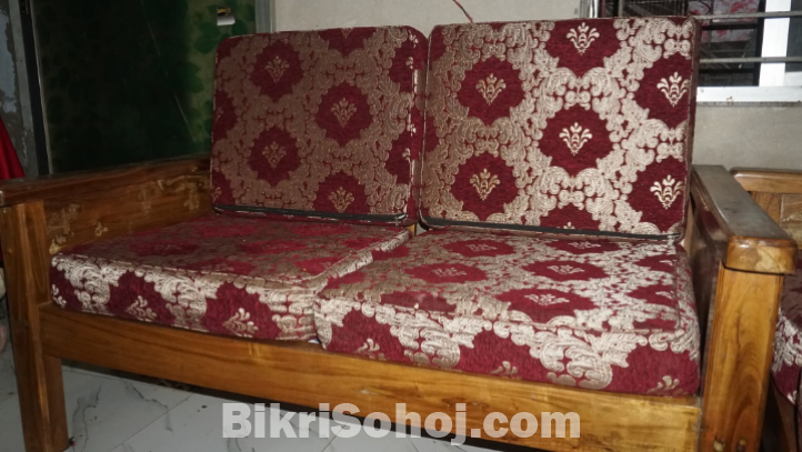 আকাশি কাঠের ২ সিটের ১টি সোফা (সোফার ফোম ও ফোম কাবার'সহ)